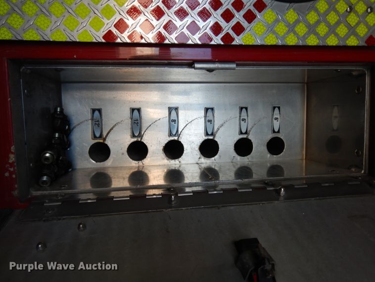 image for item DG6292 2001 E-one quint ladder fire truck
