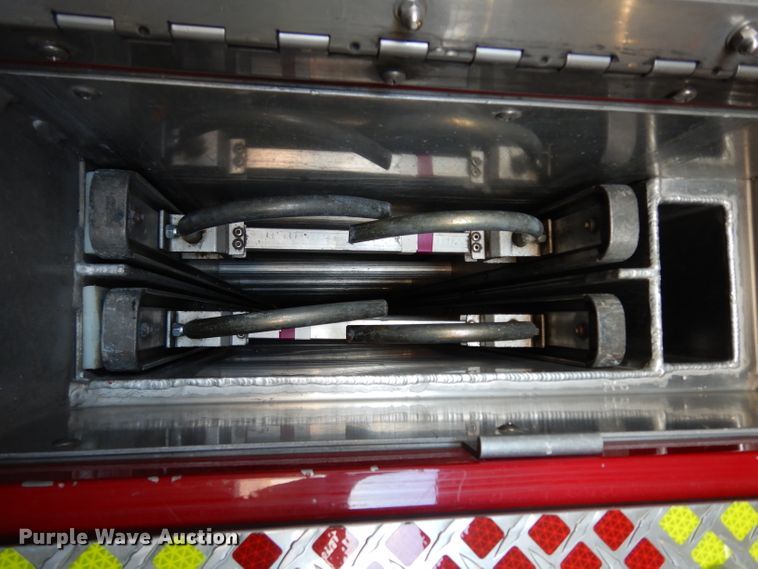 image for item DG6292 2001 E-one quint ladder fire truck