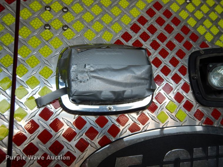 image for item DG6292 2001 E-one quint ladder fire truck