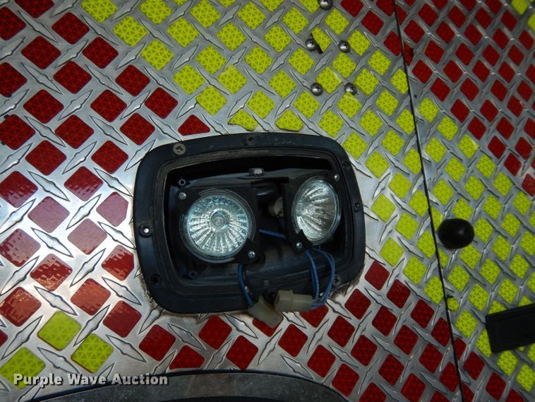 image for item DG6292 2001 E-one quint ladder fire truck