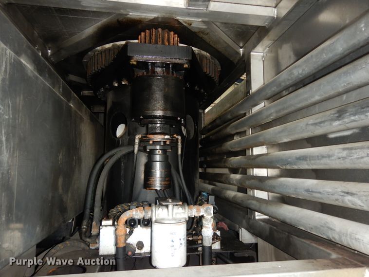 image for item DG6292 2001 E-one quint ladder fire truck