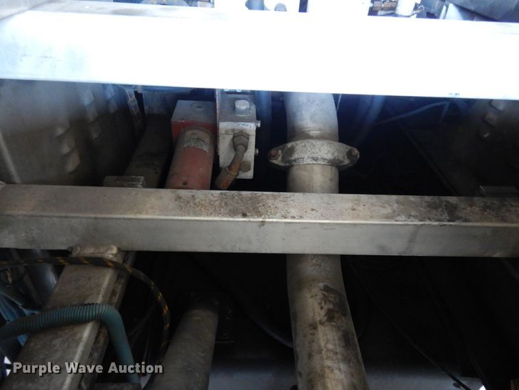 image for item DG6292 2001 E-one quint ladder fire truck