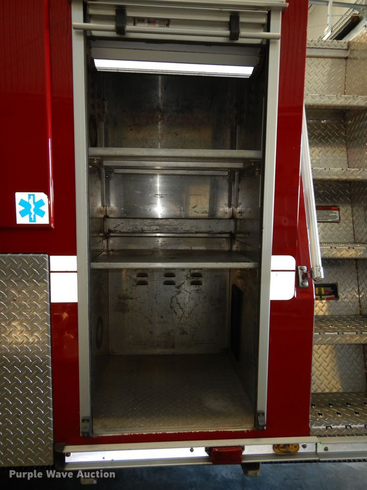 image for item DG6292 2001 E-one quint ladder fire truck