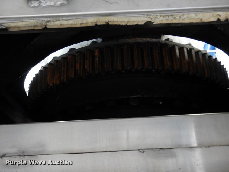 image for item DG6292 2001 E-one quint ladder fire truck