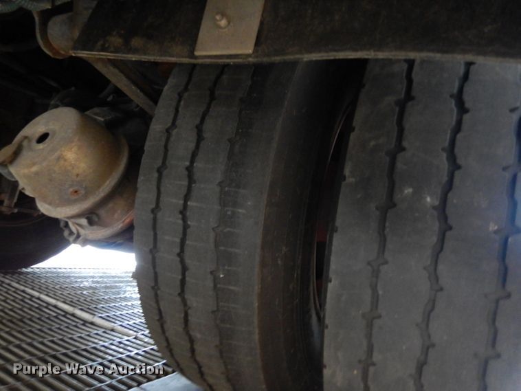 image for item DG6292 2001 E-one quint ladder fire truck