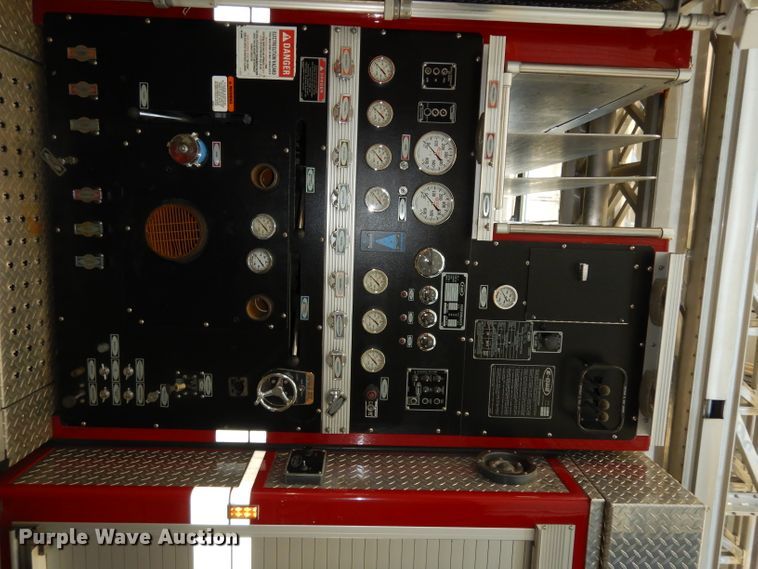 image for item DG6292 2001 E-one quint ladder fire truck