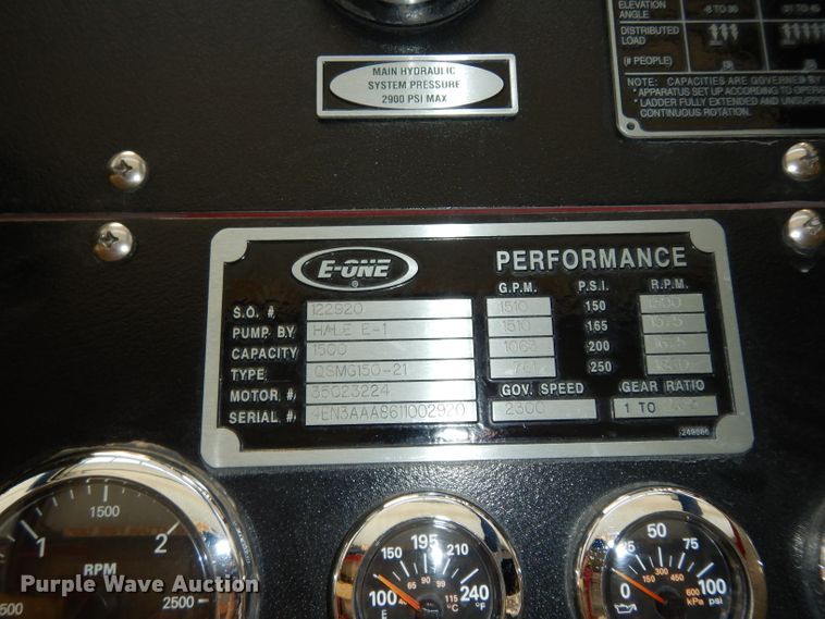 image for item DG6292 2001 E-one quint ladder fire truck