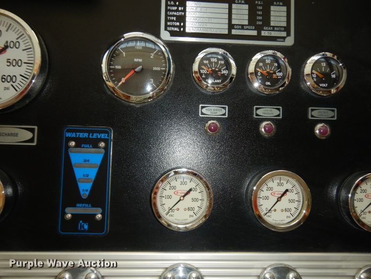 image for item DG6292 2001 E-one quint ladder fire truck