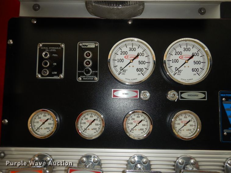 image for item DG6292 2001 E-one quint ladder fire truck