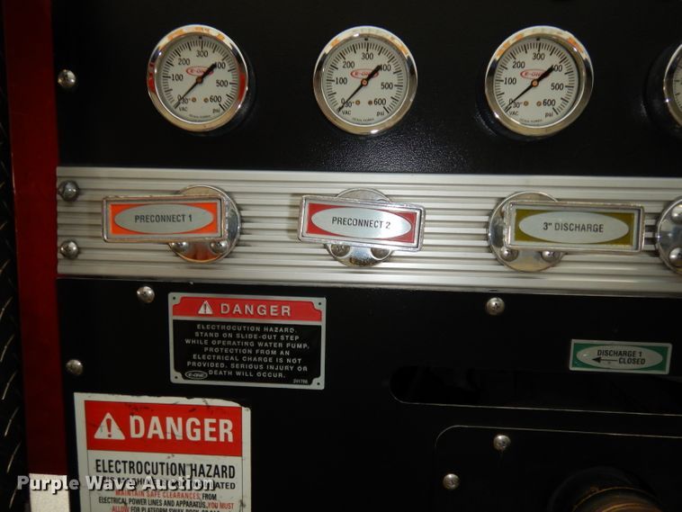 image for item DG6292 2001 E-one quint ladder fire truck