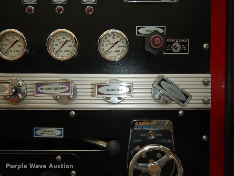 image for item DG6292 2001 E-one quint ladder fire truck