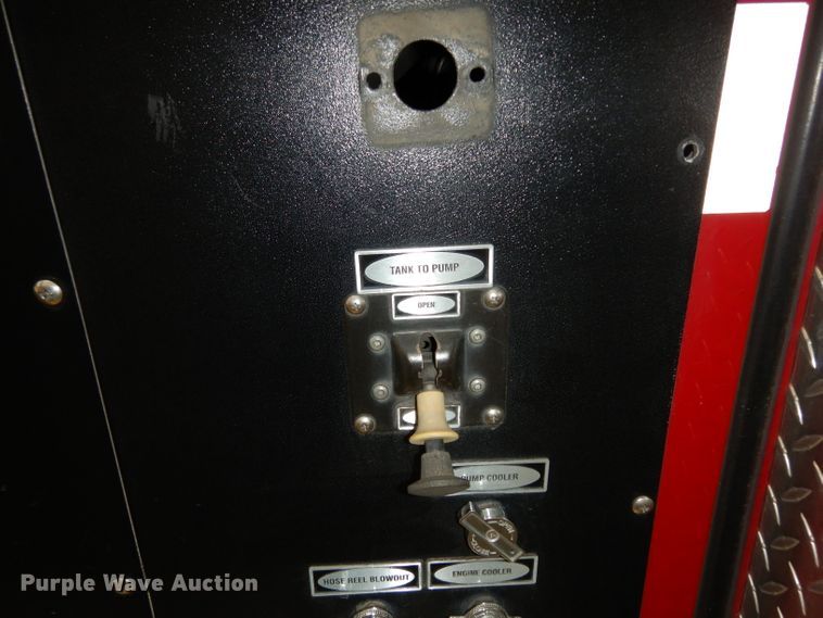 image for item DG6292 2001 E-one quint ladder fire truck