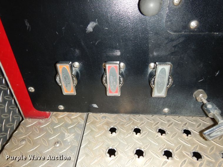 image for item DG6292 2001 E-one quint ladder fire truck