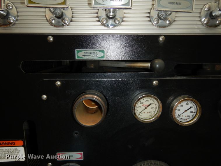 image for item DG6292 2001 E-one quint ladder fire truck