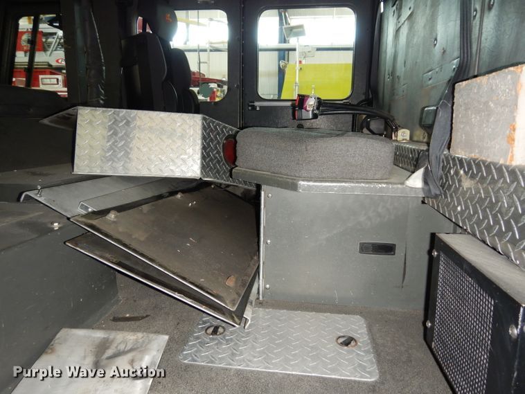 image for item DG6292 2001 E-one quint ladder fire truck