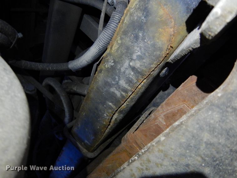 image for item DG6292 2001 E-one quint ladder fire truck