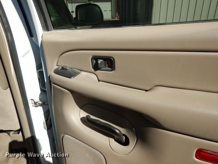 image for item DG6299 2005 Chevrolet Tahoe SUV