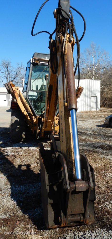 image for item DG6300 Ford 675D backhoe