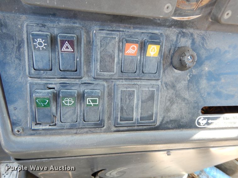 image for item DG6300 Ford 675D backhoe