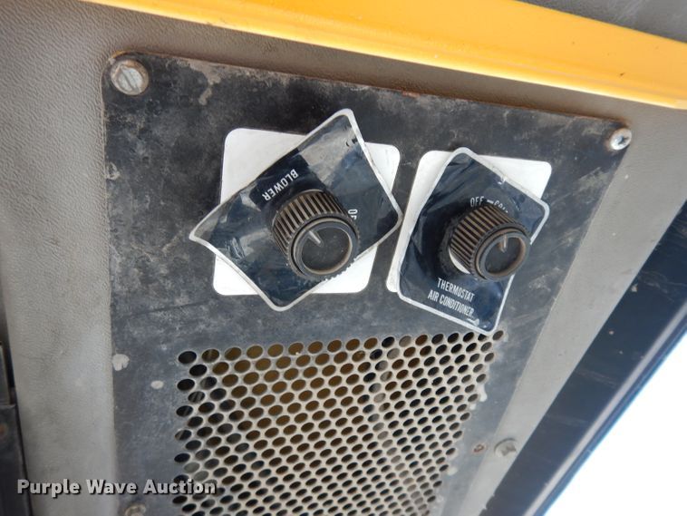 image for item DG6300 Ford 675D backhoe