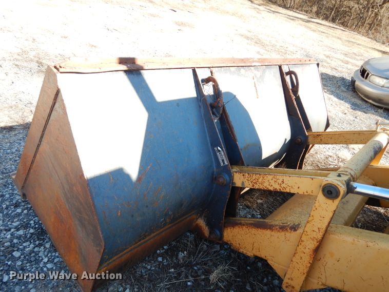 image for item DG6300 Ford 675D backhoe