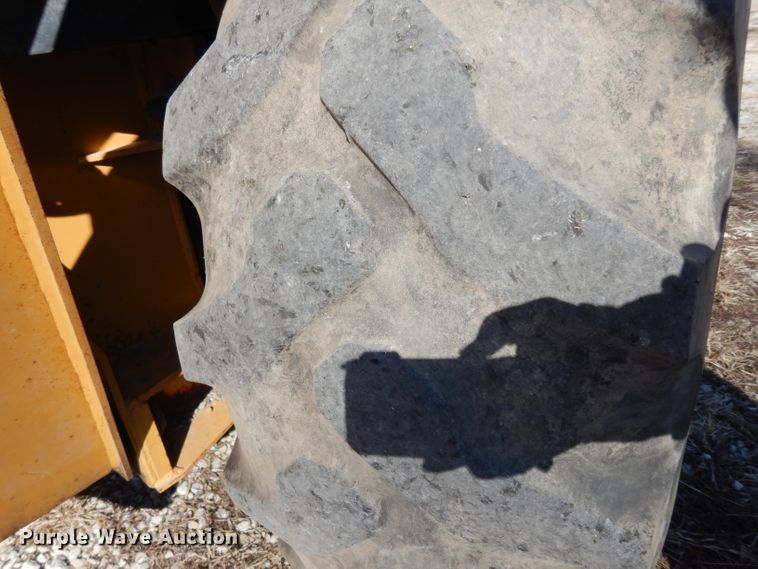 image for item DG6300 Ford 675D backhoe