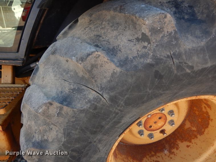 image for item DG6300 Ford 675D backhoe