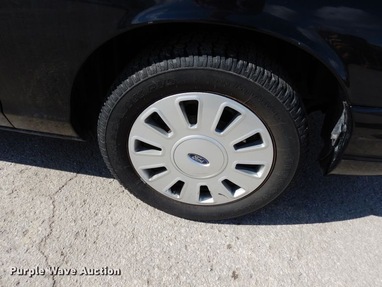 image for item DG6308 2011 Ford Crown Victoria Police Interceptor