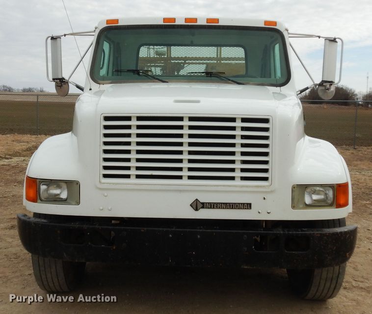 image for item DG6332 1998 International 4700 sign truck