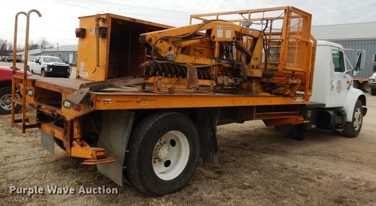 image for item DG6332 1998 International 4700 sign truck