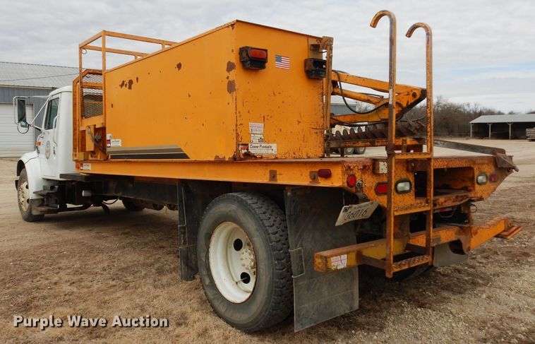 image for item DG6332 1998 International 4700 sign truck