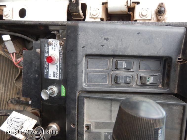 image for item DG6332 1998 International 4700 sign truck