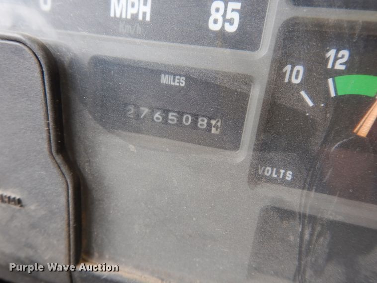 image for item DG6332 1998 International 4700 sign truck