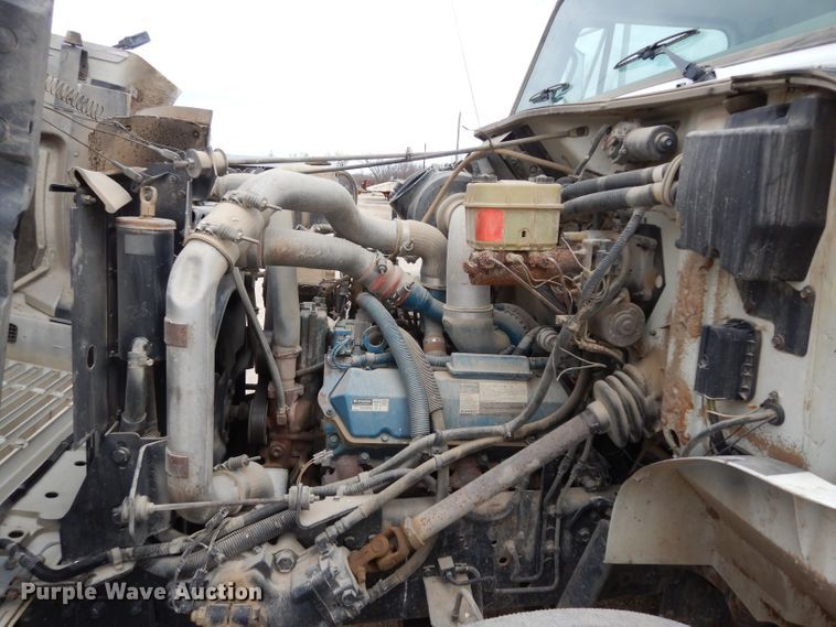 image for item DG6332 1998 International 4700 sign truck