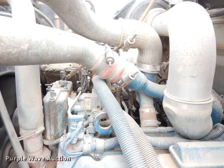 image for item DG6332 1998 International 4700 sign truck