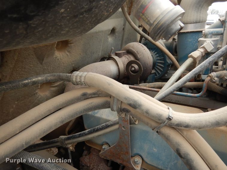 image for item DG6332 1998 International 4700 sign truck