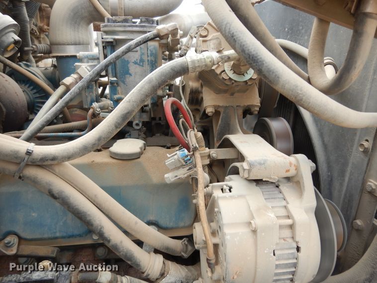 image for item DG6332 1998 International 4700 sign truck