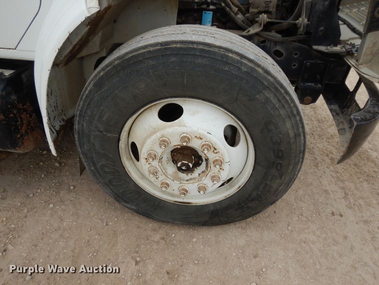 image for item DG6332 1998 International 4700 sign truck