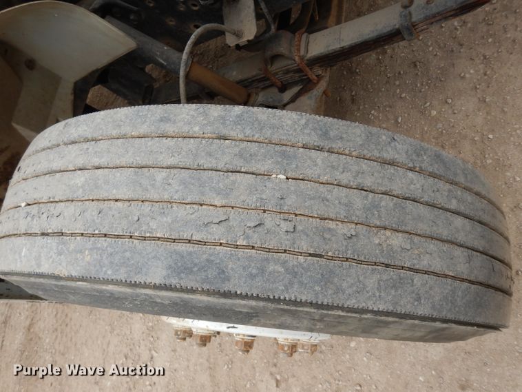 image for item DG6332 1998 International 4700 sign truck