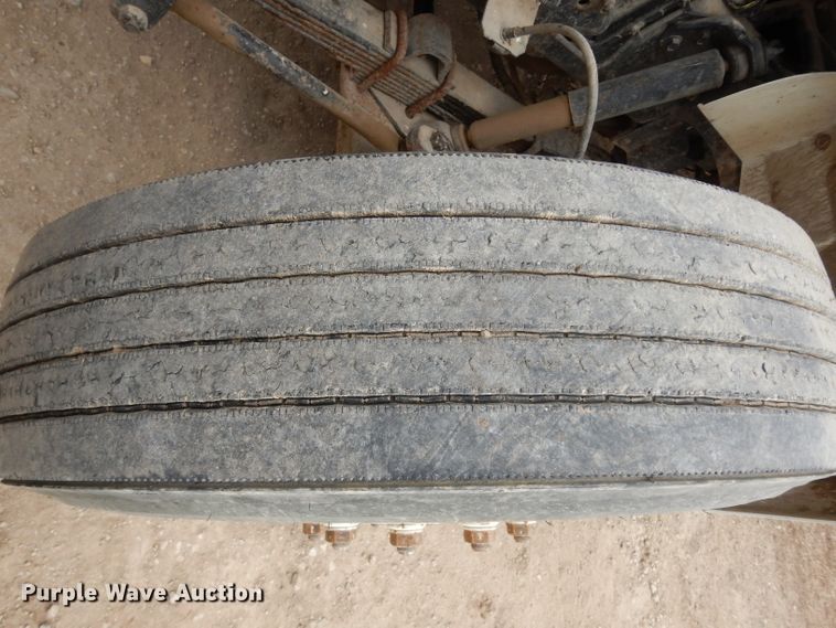 image for item DG6332 1998 International 4700 sign truck