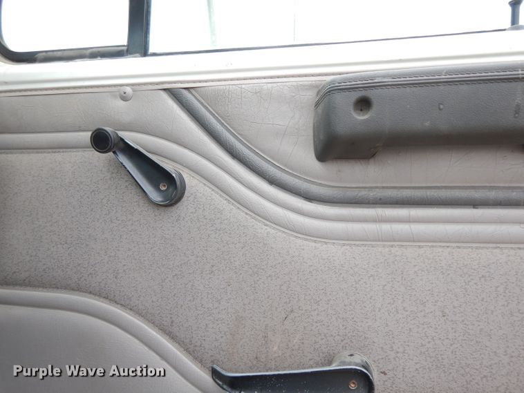 image for item DG6332 1998 International 4700 sign truck