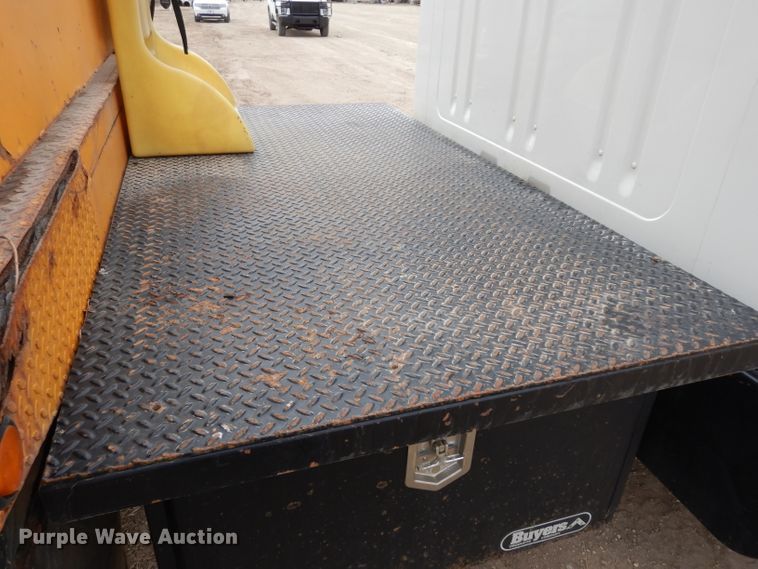 image for item DG6332 1998 International 4700 sign truck