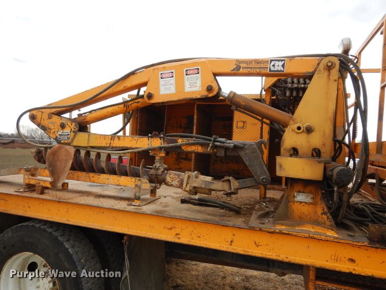 image for item DG6332 1998 International 4700 sign truck