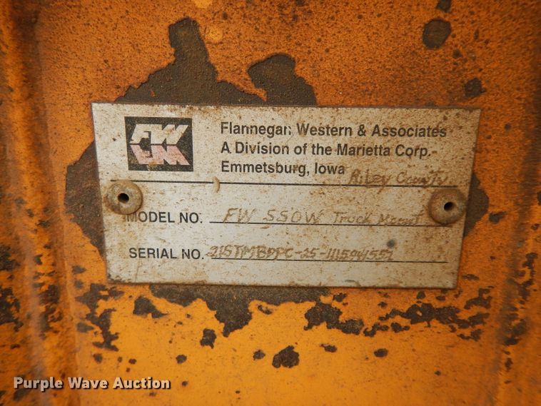 image for item DG6332 1998 International 4700 sign truck