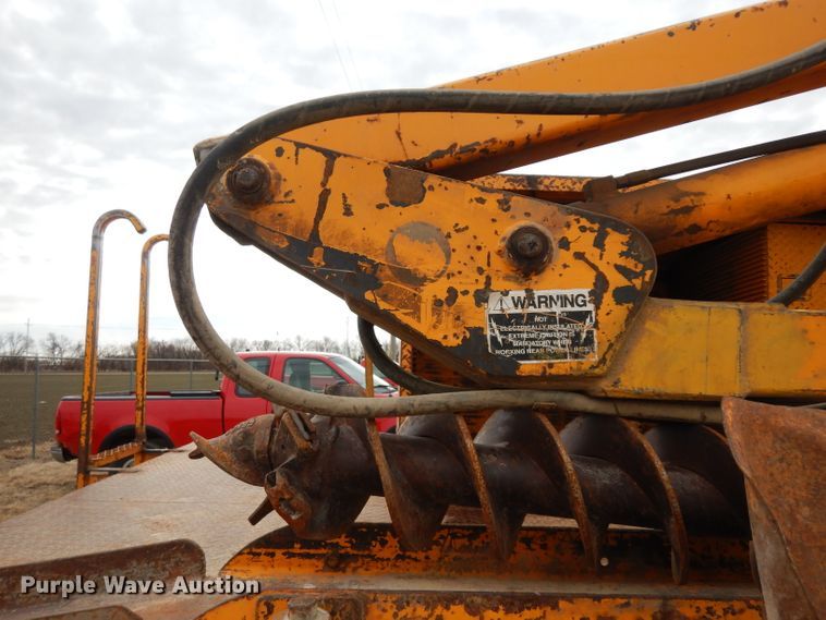 image for item DG6332 1998 International 4700 sign truck