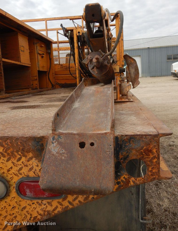 image for item DG6332 1998 International 4700 sign truck