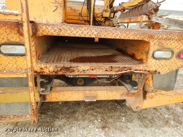 image for item DG6332 1998 International 4700 sign truck