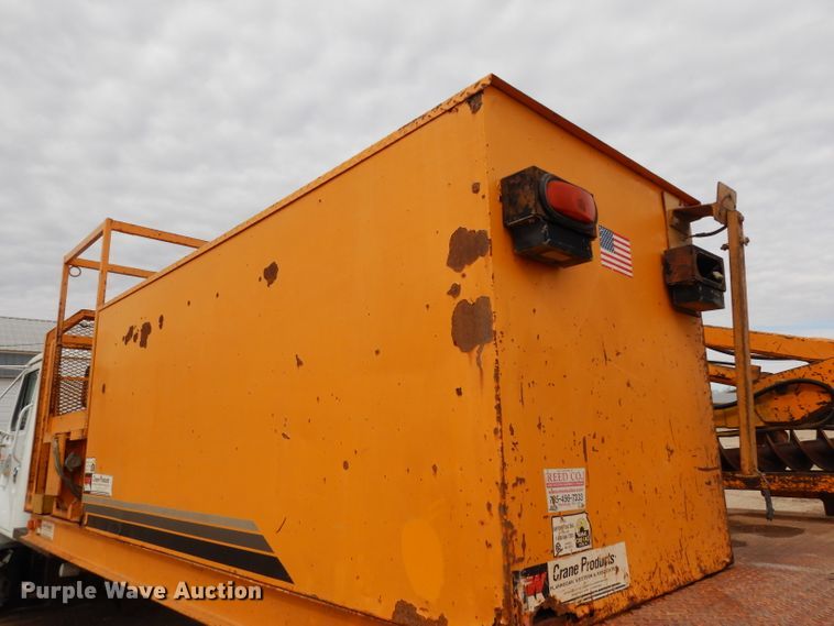 image for item DG6332 1998 International 4700 sign truck