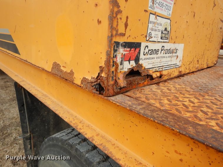 image for item DG6332 1998 International 4700 sign truck