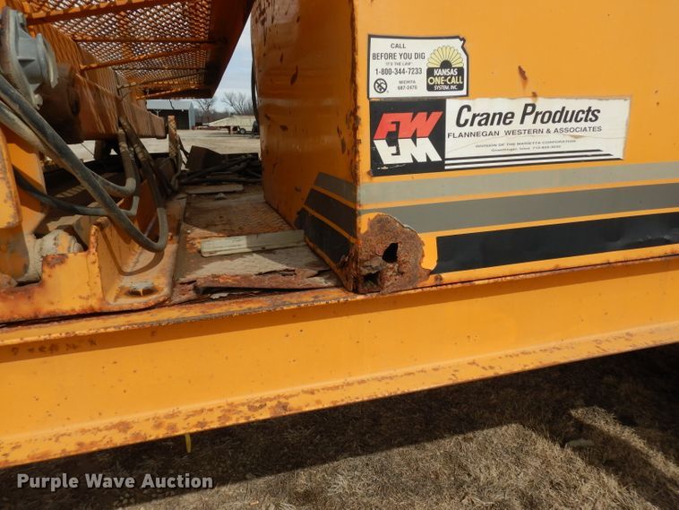 image for item DG6332 1998 International 4700 sign truck